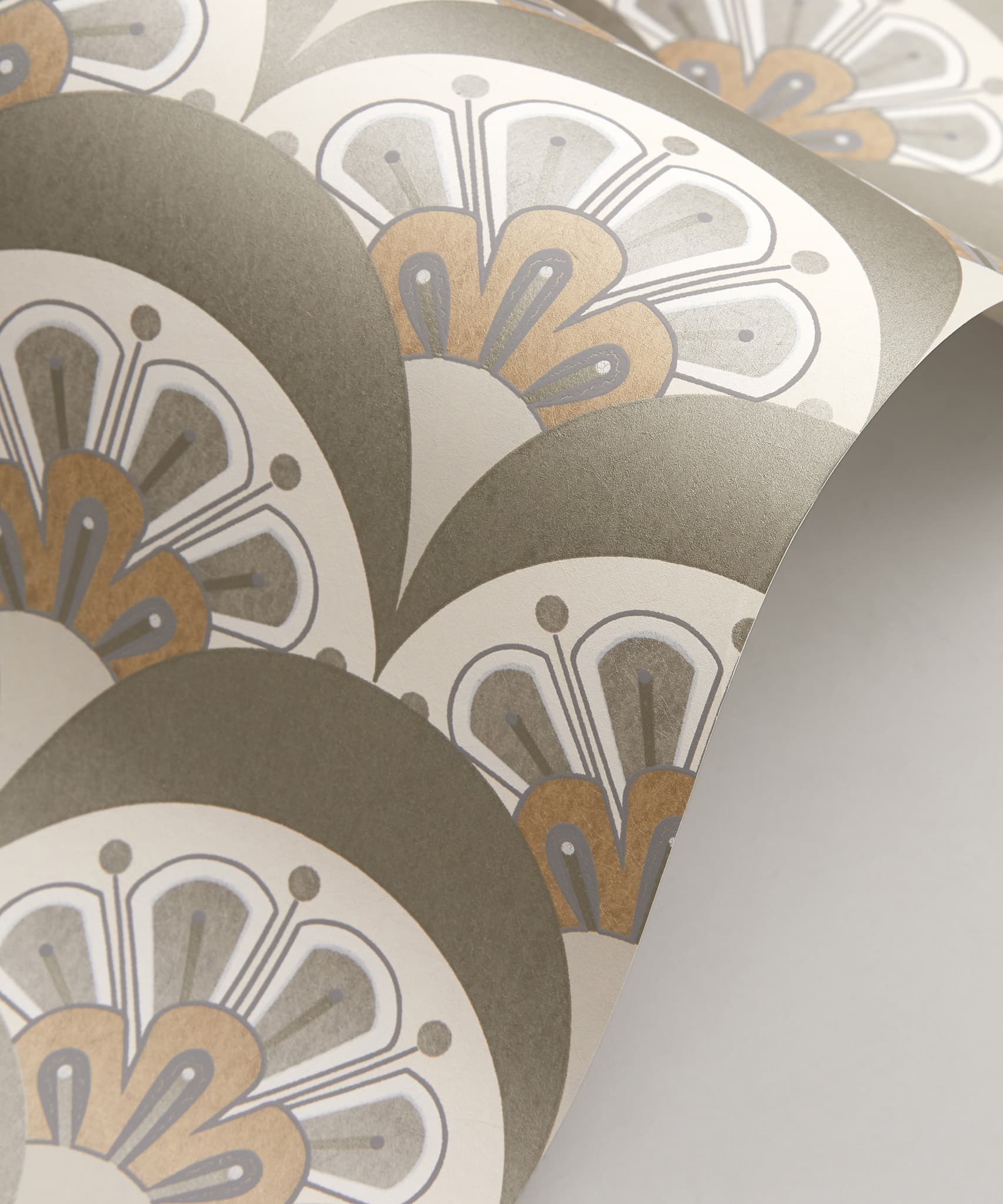 Deco Scallop Wallpaper in Pewter White - Image 2
