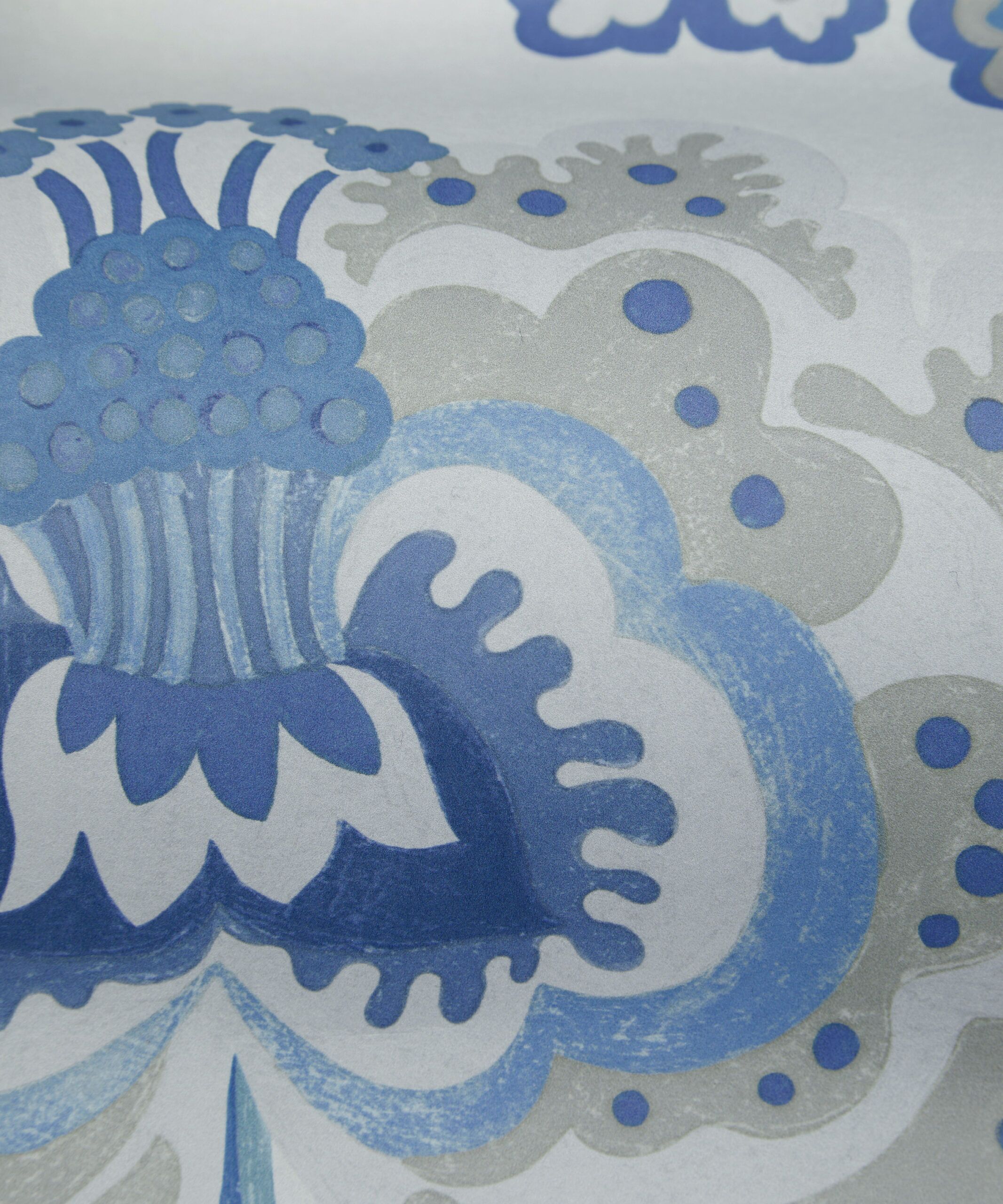 Symphony Trail Wallpaper in Flax Flower - Image 4