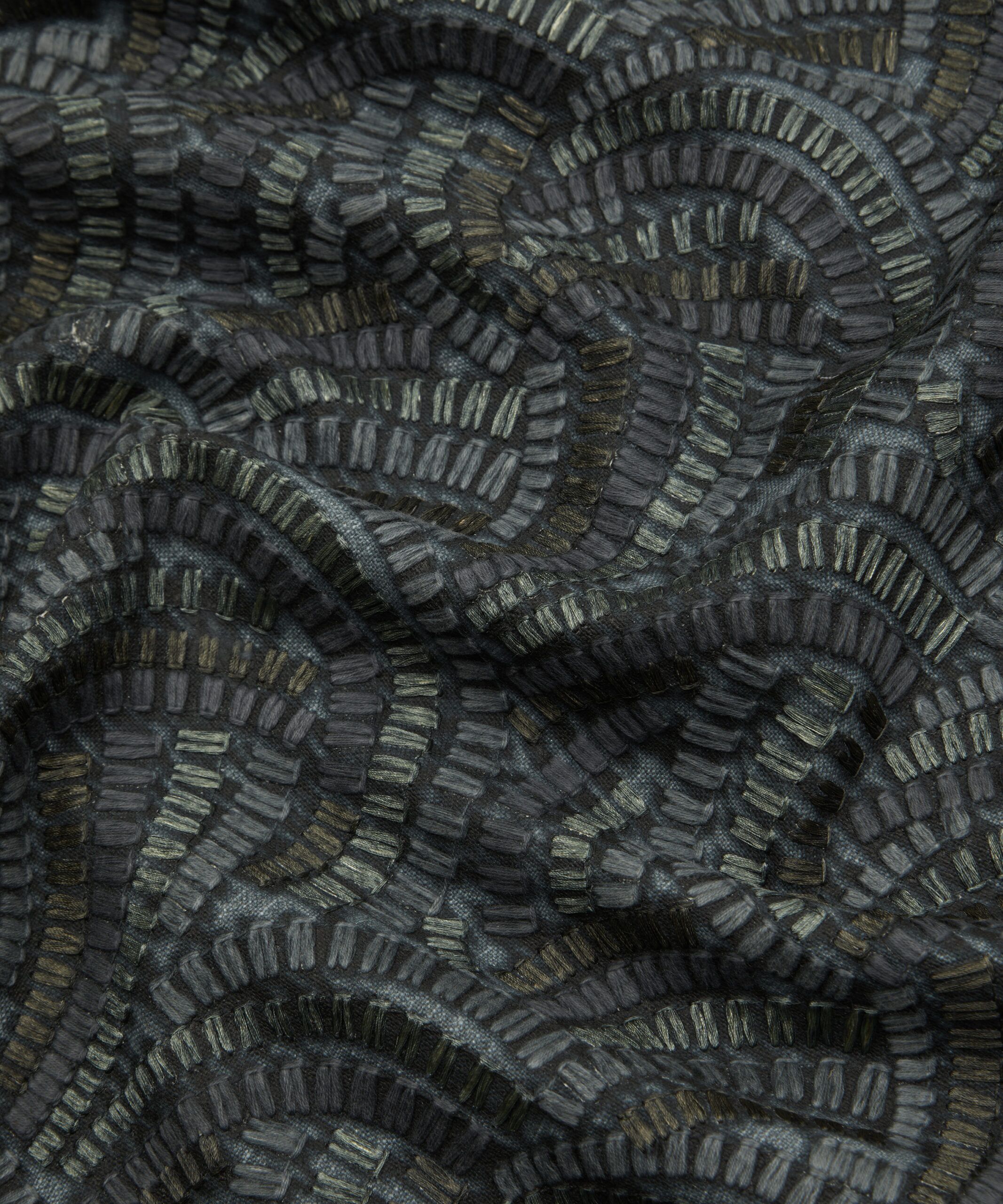 Kimono Knot in Ink - Indoor - Image 4