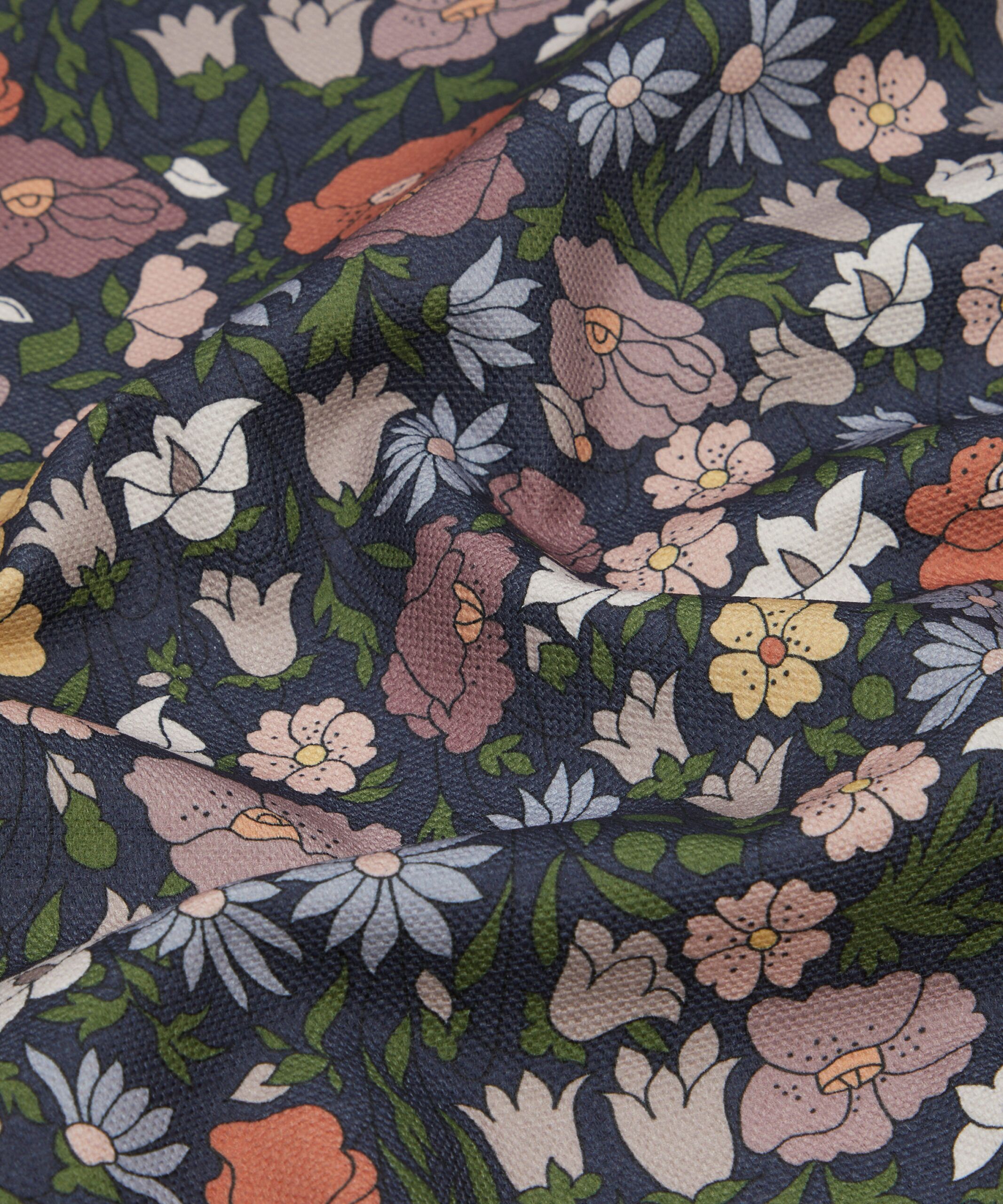 Poppy Meadowfield in Dragonfly - Indoor - Image 5