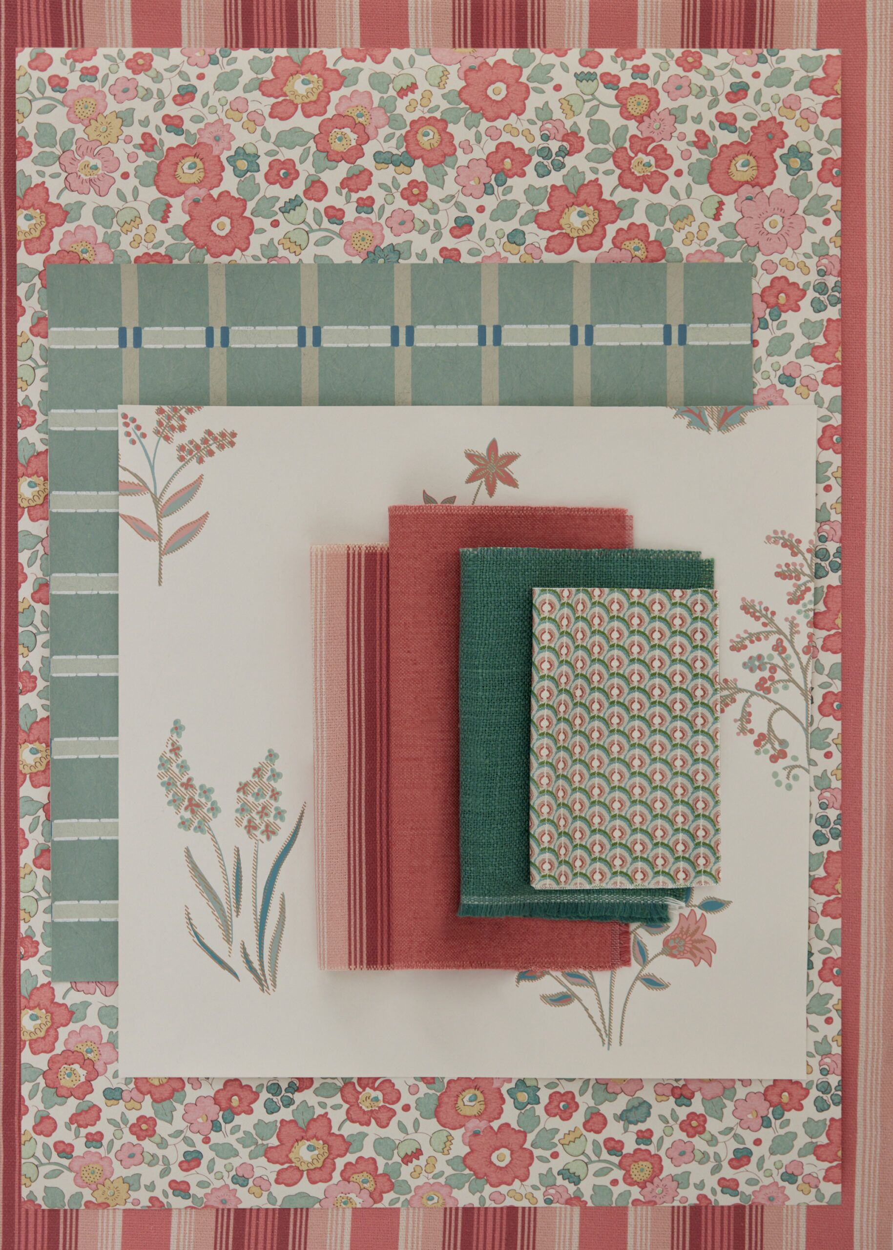 Betsy Bloom Wallpaper in Slipper - Image 7