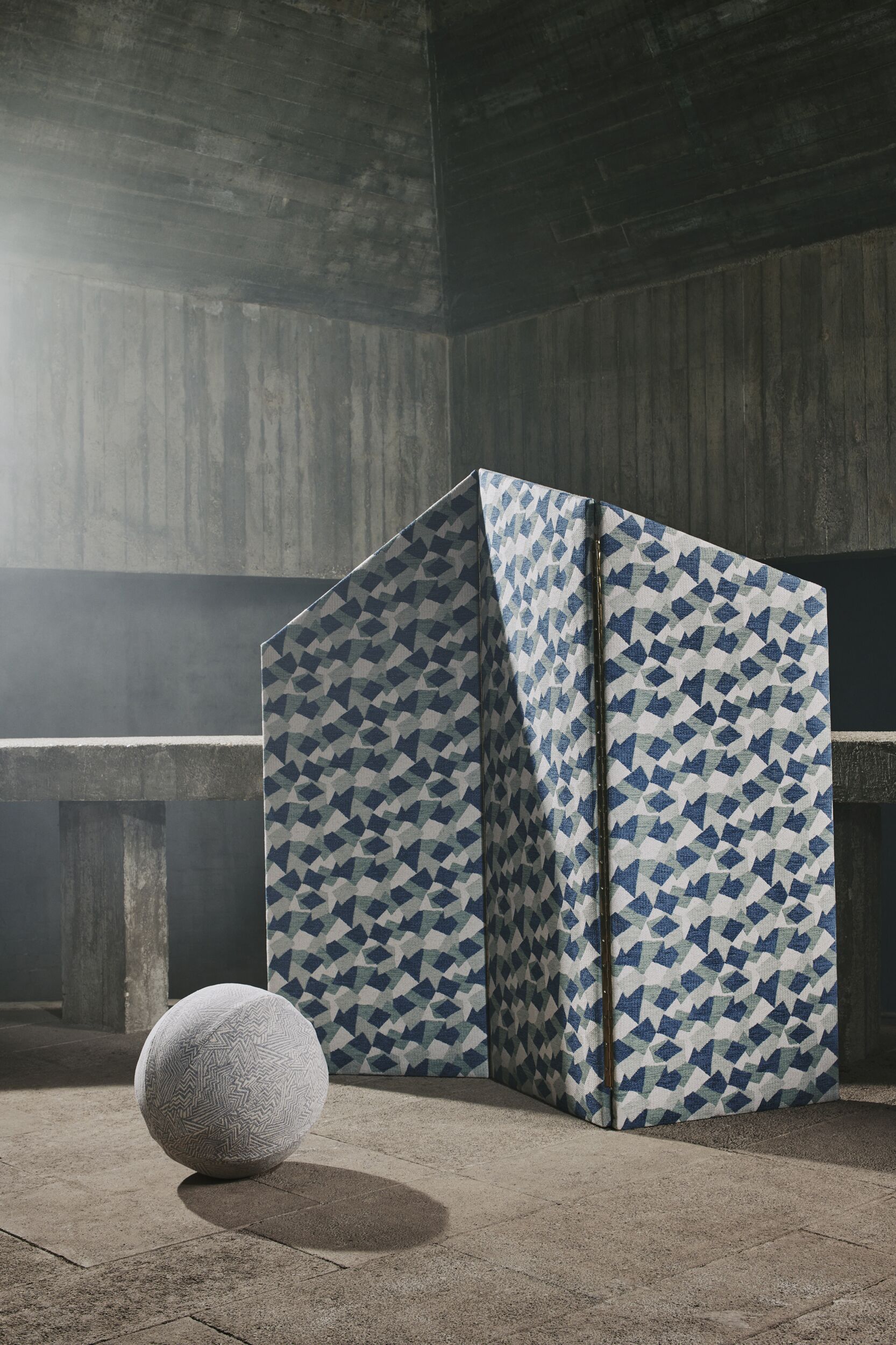 Vertigo Weave in Piccadilly - Indoor - Image 3