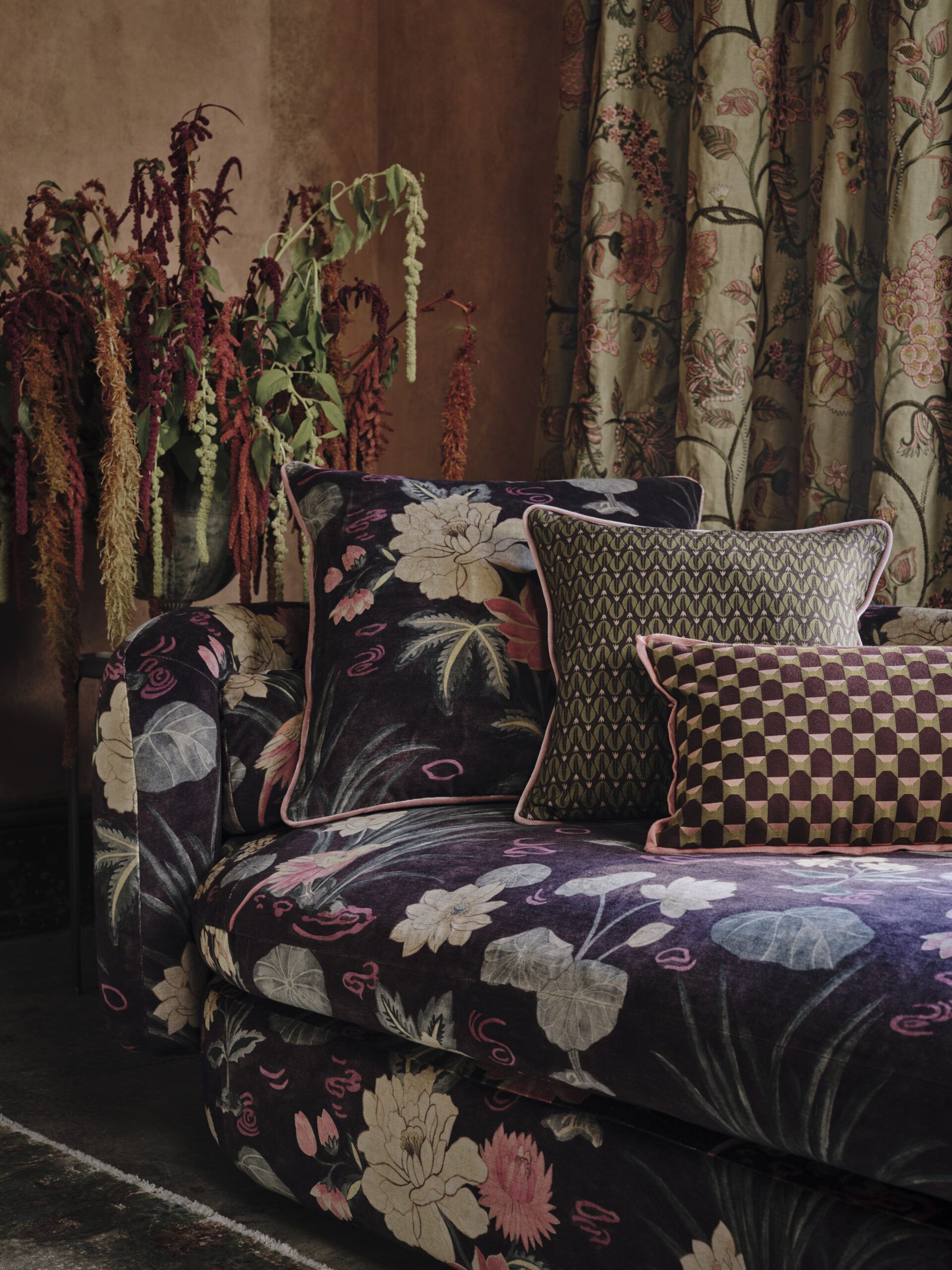 Lotus Garden in Brinjal - Indoor - Image 2