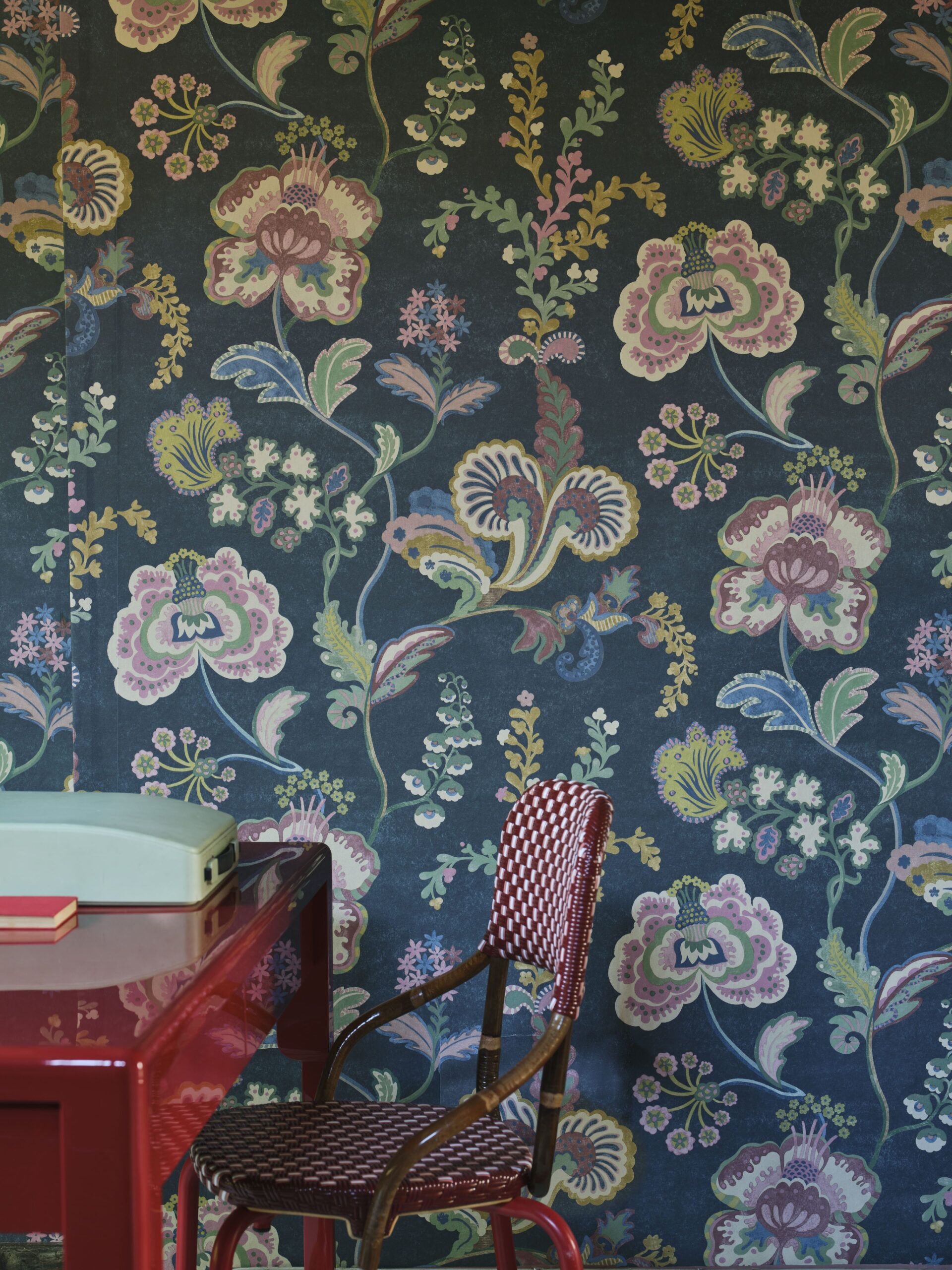 Symphony Trail Wallpaper in Ink Lacquer - Image 5