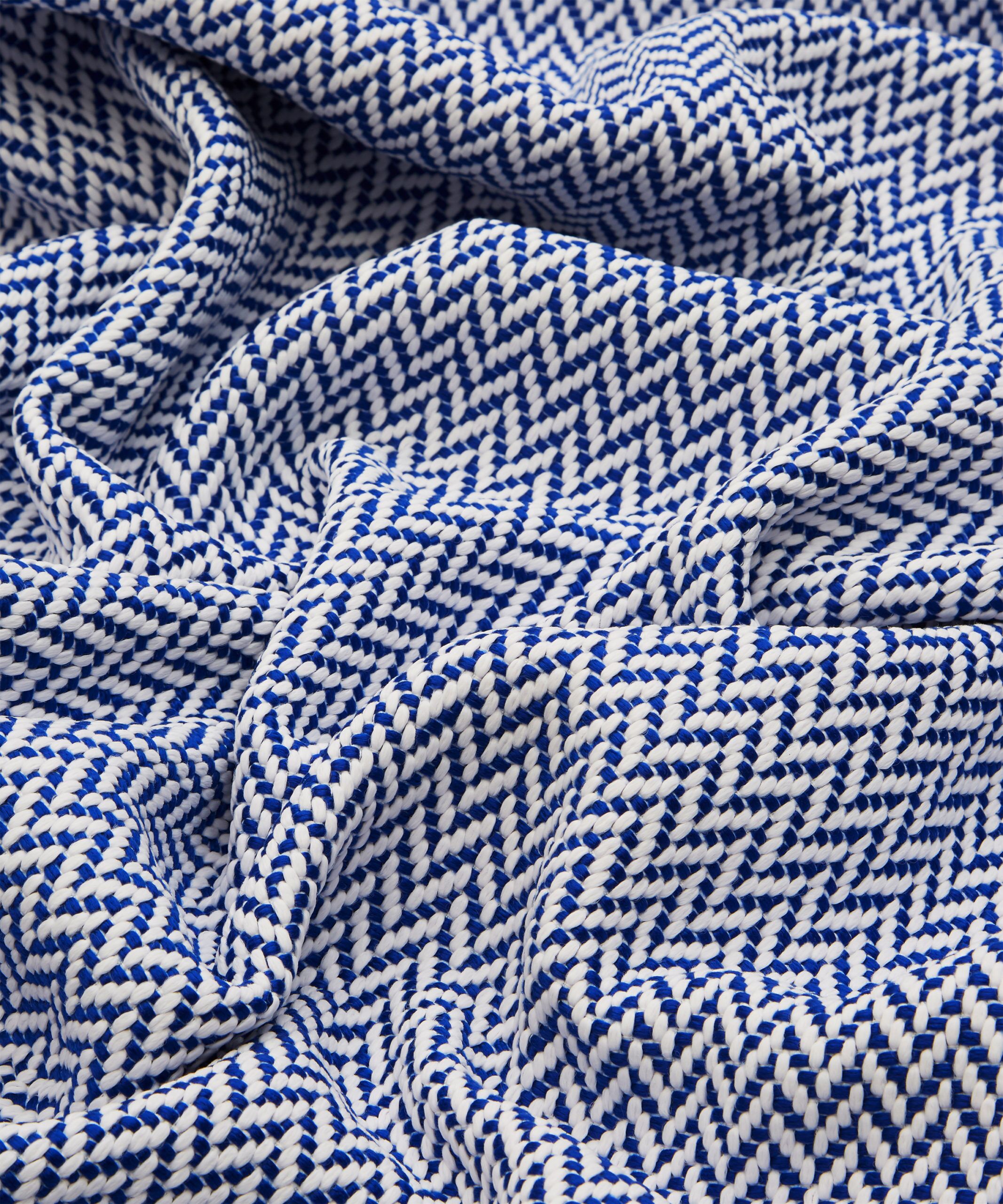 Marquee Painswick Weave in Lapis - Outdoor - Image 4