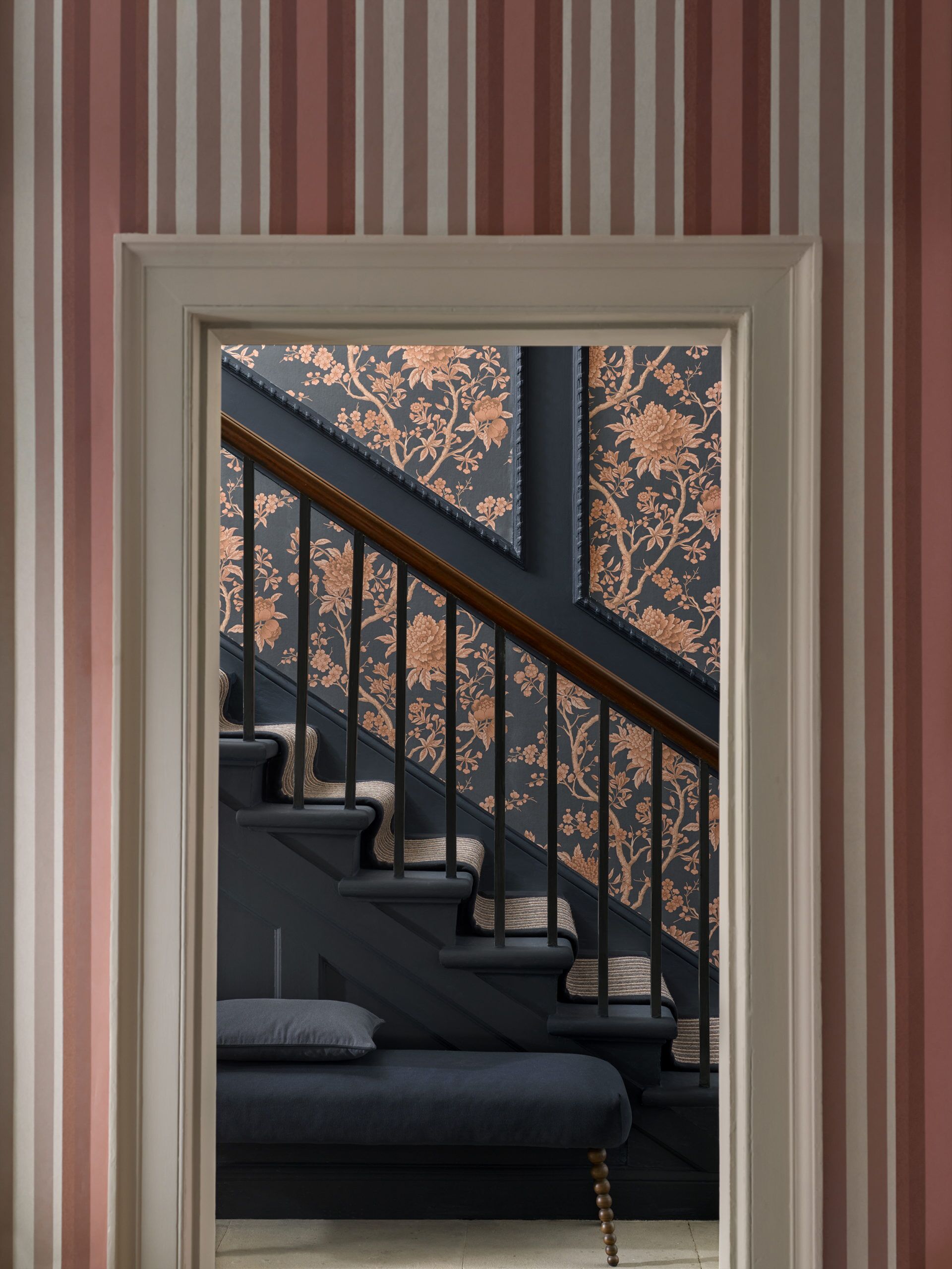 Obi Stripe Wallpaper in Lacquer - Image 3